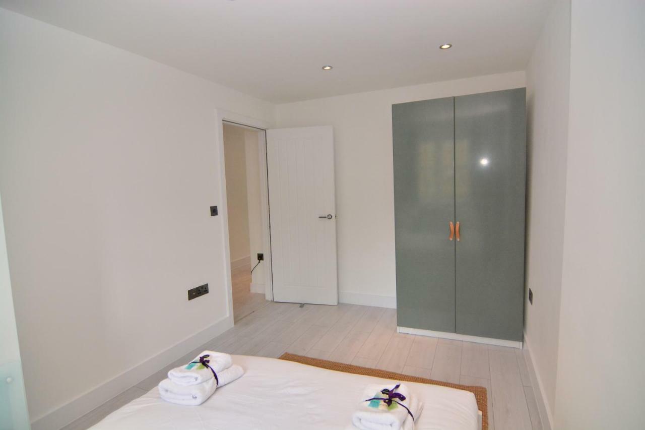 Apartment Wharf - Macarena Apartments Londres Extérieur photo