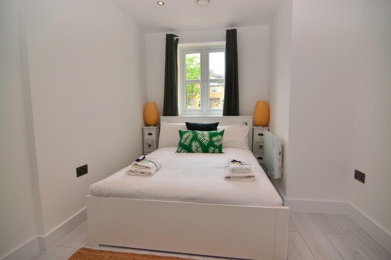 Apartment Wharf - Macarena Apartments Londres Extérieur photo