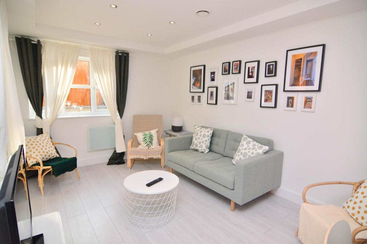 Apartment Wharf - Macarena Apartments Londres Extérieur photo