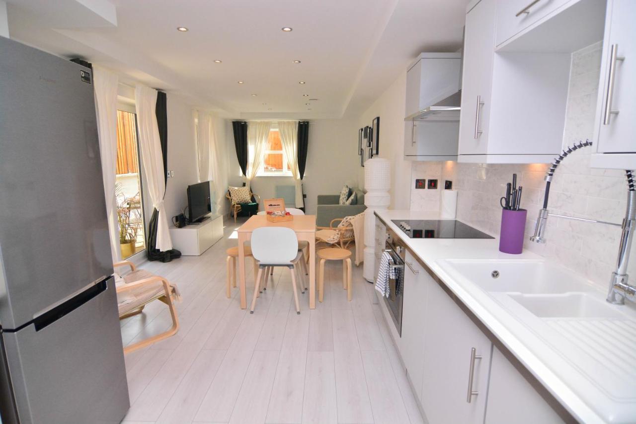 Apartment Wharf - Macarena Apartments Londres Extérieur photo