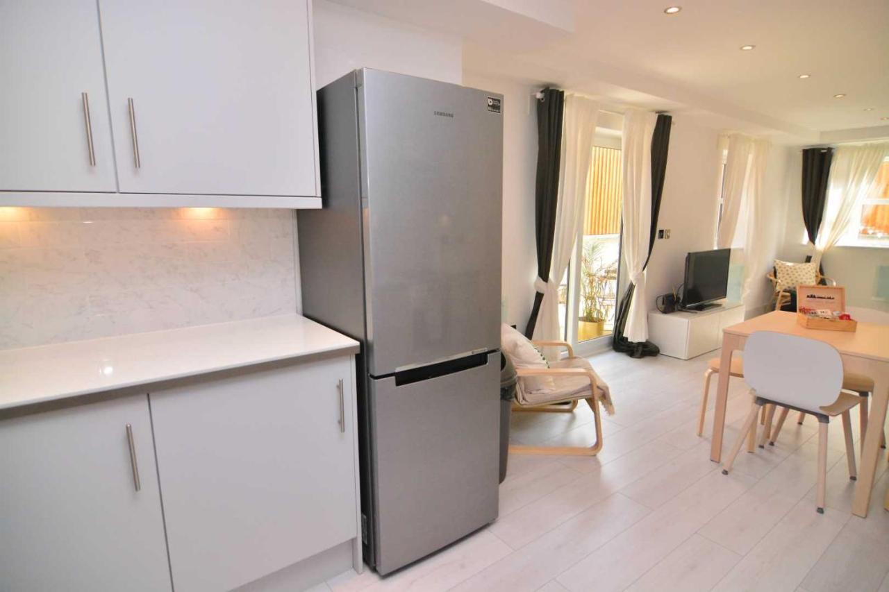 Apartment Wharf - Macarena Apartments Londres Extérieur photo