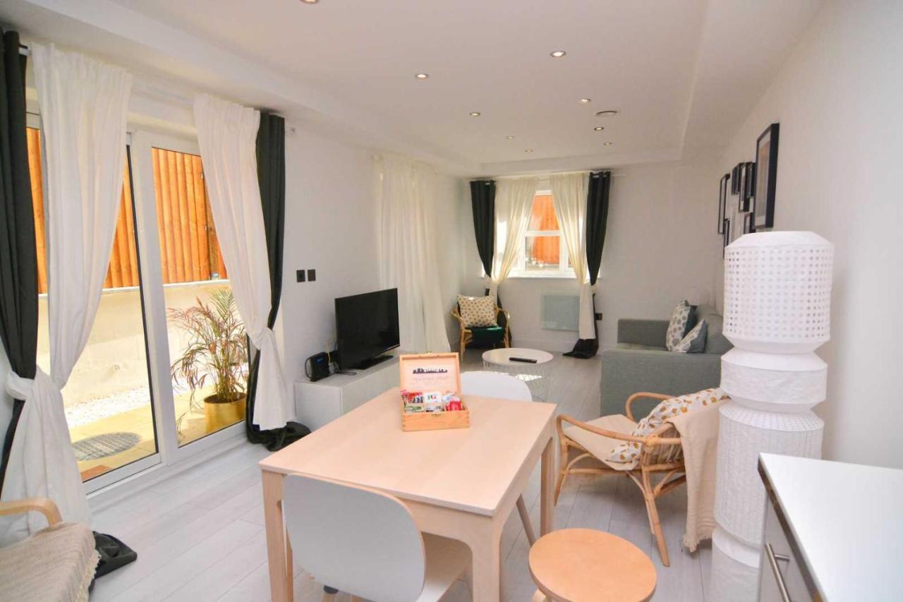 Apartment Wharf - Macarena Apartments Londres Extérieur photo